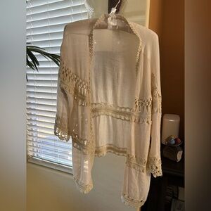 Lightweight Cream Crochet Trim Kimono Cardigan
